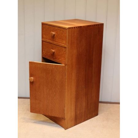 Antiker Eichenholz Schrank im Cotswolds Stil, aus den 1030er Jahren