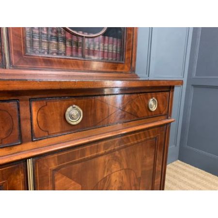 Antiker edwardianischer Inlaid Bücherschrank aus massivem Mahagoni