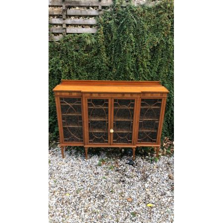 Antiker edwardianischer Inlaid Breakfront Bücherschrank aus Satinholz