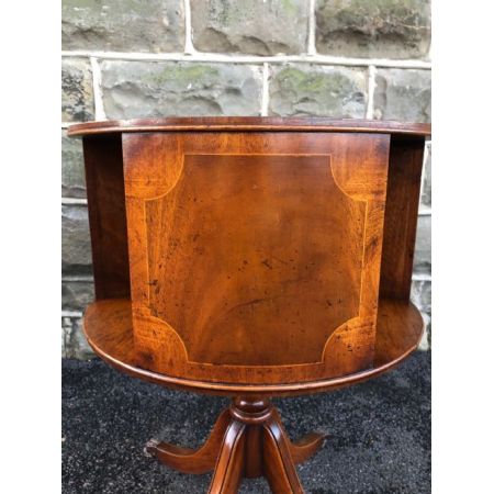 Antikes Bücherregal aus massivem Mahagoni