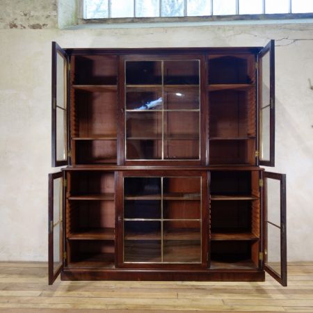 Regency Library Bookcase aus Mahagoni Massivholz antik