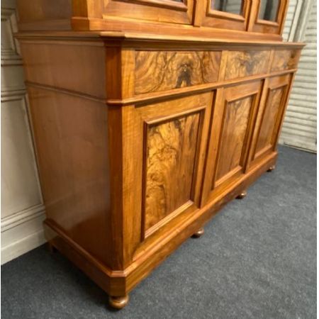 Französisches Bookcase aus Walnussholz Massivholz antik 19. Jahrhundert