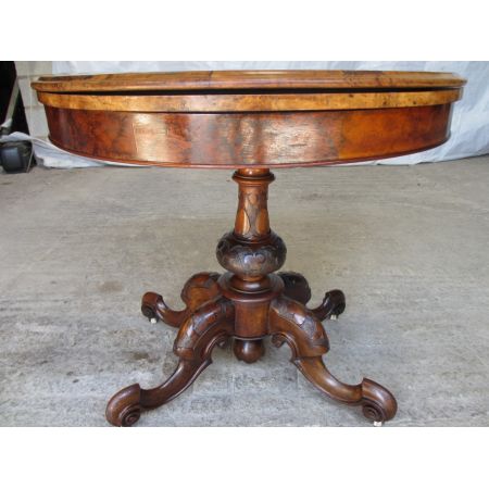 Antiker demi lune Games Table aus Wurzelnussholz Massivholz 19. Jahrhundert