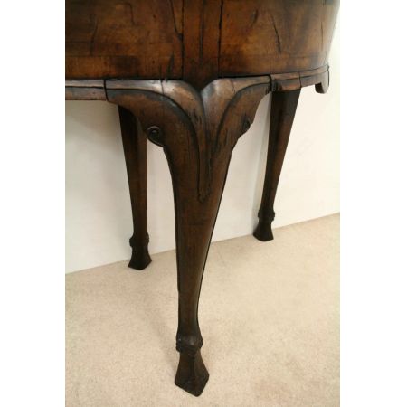 Antiker demi lune Games Table aus Nussbaumholz Massivholz 1860