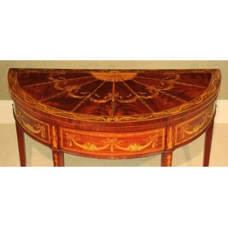 Antiker demi lune Games Table aus Mahagoni Massivholz 1890
