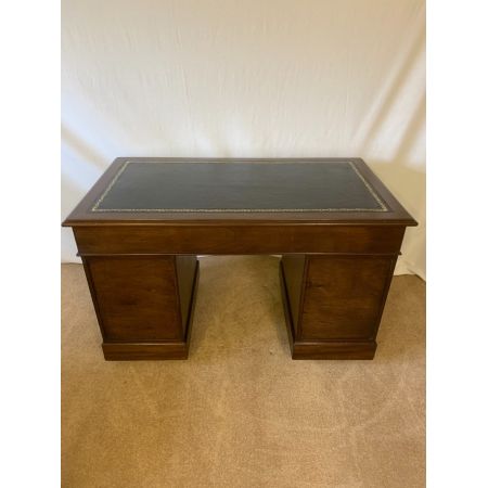 Antiker Mahagoni Sockelschreibtisch