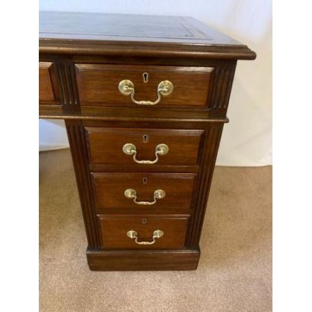 Antiker Mahagoni Sockelschreibtisch