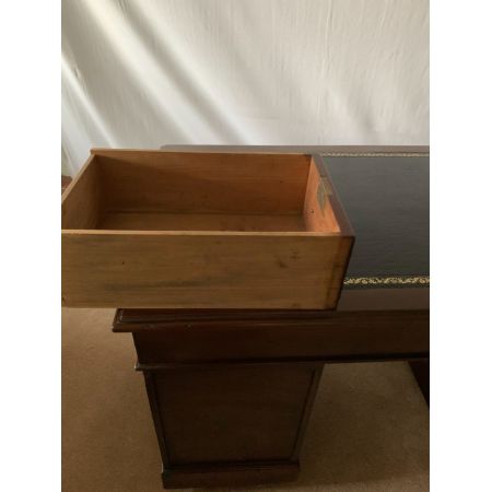 Antiker Mahagoni Sockelschreibtisch