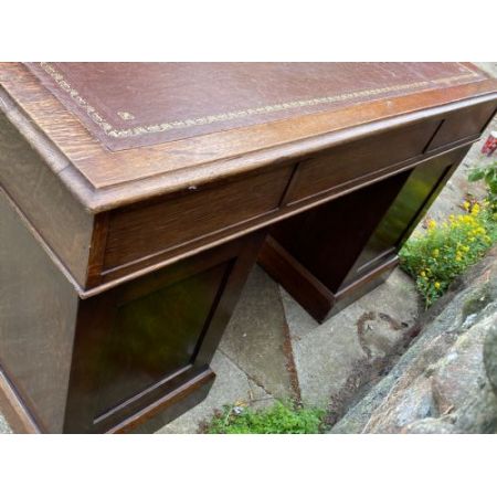 Antiker Eichenholz Sockelschreibtisch aus dem 19. Jahrhundert