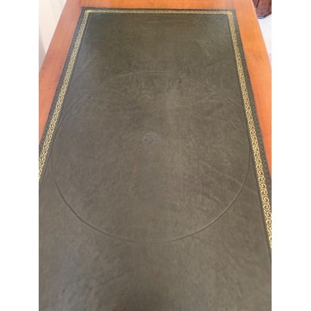 Kleiner edwardianischer Sockelschreibtisch aus Walnussholz