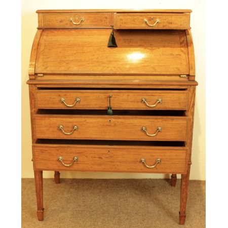 Antiker Schreibtisch aus massivem Satinholz 