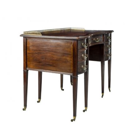 Antiker Ladies Desk von Edwards & Roberts