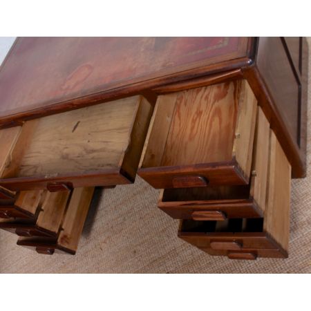 Antiker Pedestal Desk aus Mahagoni Massivholz 1920