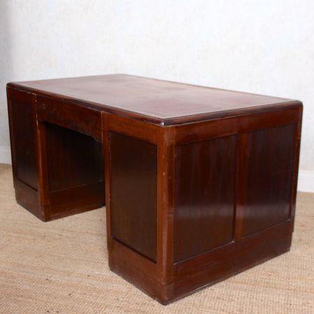 Antiker Pedestal Desk aus Mahagoni Massivholz 1920