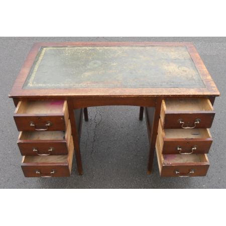 Antiker Pedestal Desk aus Eiche Massivholz