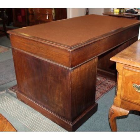 Antiker Pedestal Desk aus Mahagoni Massivholz