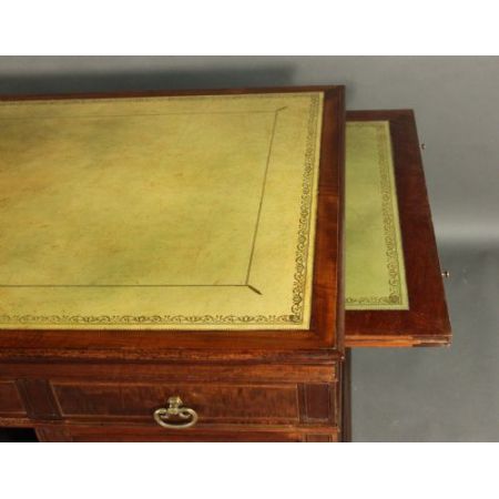 Antiker Pedestal Desk aus Mahagoni Massivholz 1840