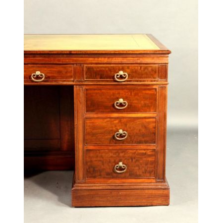 Antiker Pedestal Desk aus Mahagoni Massivholz 1840
