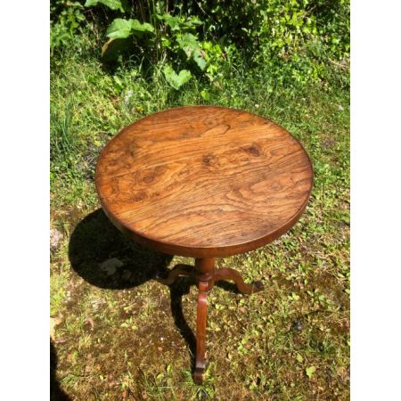 Antiker Weintisch aus massivem Obstholz