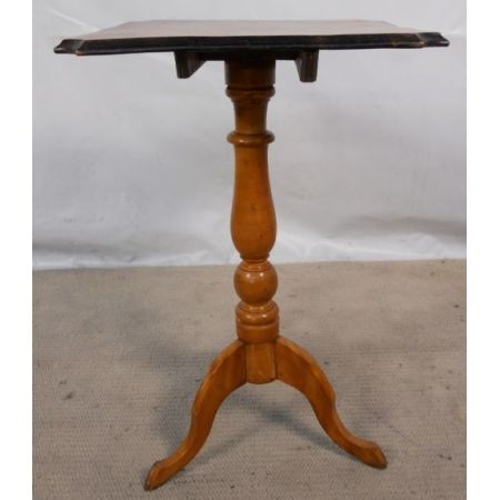 Antiker viktorianischer Stativ Tisch aus AHornholz