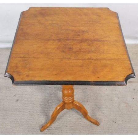 Antiker viktorianischer Stativ Tisch aus AHornholz