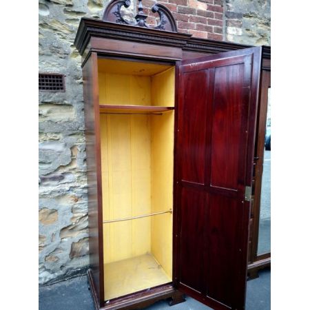 Großer edwardianischer Prinzessinen Kleiderschrank