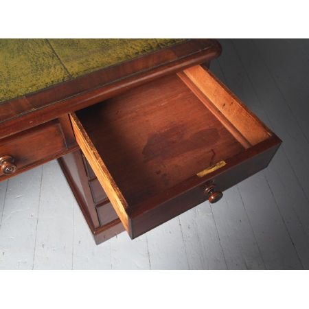 Antiker Mahagoni Partner Schreibtisch mit grüner Lederplatte