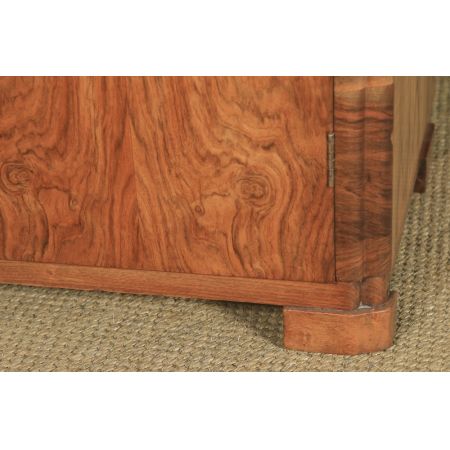 Antiker Art déco Kleiderschrank aus Nussbaumholz Massivholz 1930