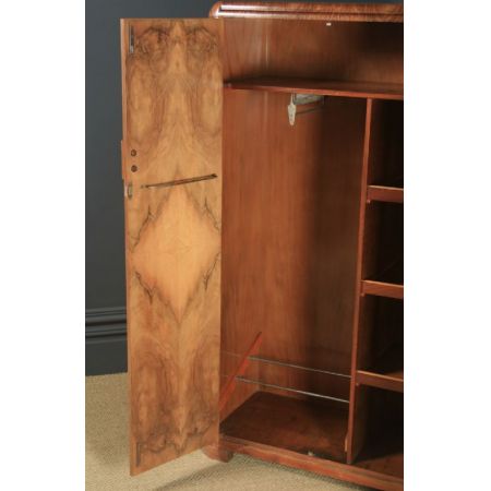 Antiker Art déco Kleiderschrank aus Nussbaumholz Massivholz 1930