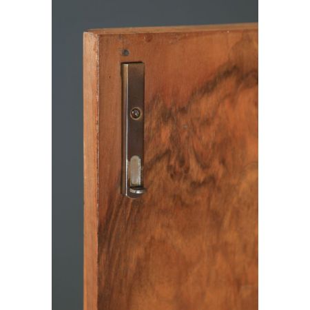 Antiker Art déco Kleiderschrank aus Nussbaumholz Massivholz 1930