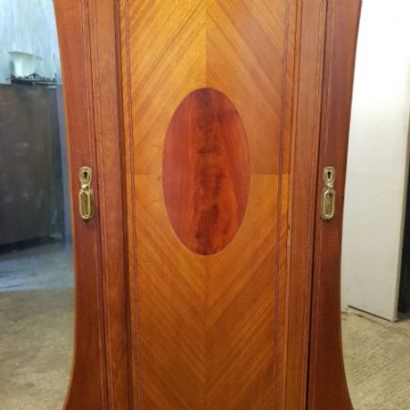 Antiker Kleiderschrank aus Mahagoni Massivholz 1900