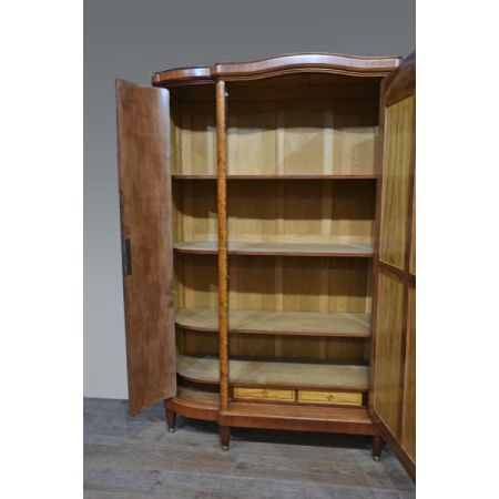 Antiker Amboyna Kleiderschrank aus Massivholz 19. Jahrhundert