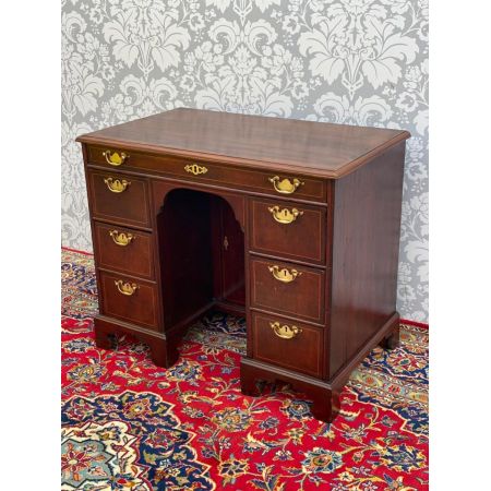 Antiker Mahagoni Schreibtisch aus der georgischen Epoche