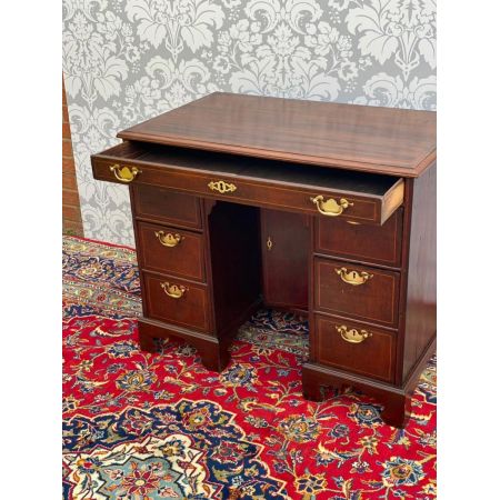 Antiker Mahagoni Schreibtisch aus der georgischen Epoche