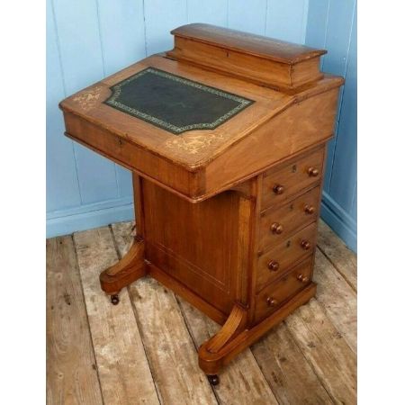 Antiker Davenport aus massivem Walnussholz