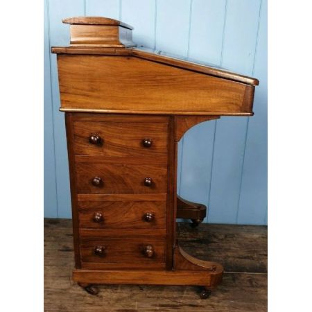 Antiker Davenport aus massivem Walnussholz