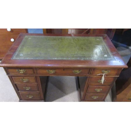 Antiker Schreibtisch aus der viktorianischen Epoche