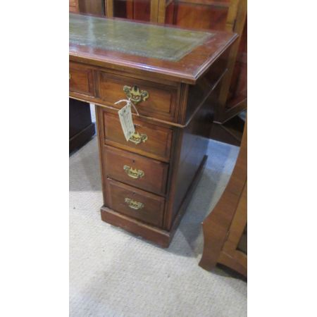 Antiker Schreibtisch aus der viktorianischen Epoche