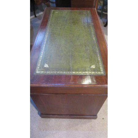 Antiker Schreibtisch aus der viktorianischen Epoche