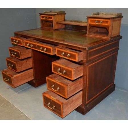 Antiker Inlaid Sockelschreibtisch aus Mahagoni