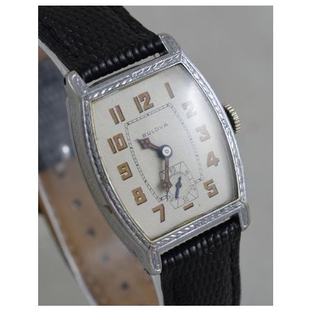 Antike Tonneau Armbanduhr aus den 1830 Jahren