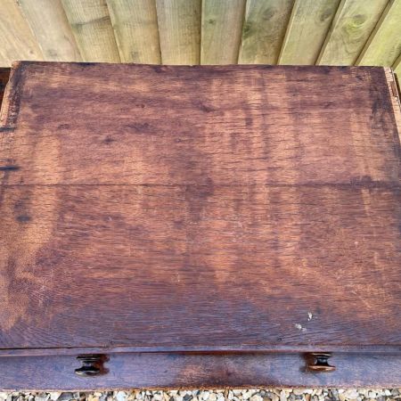 Kleiner antiker georgischer Beistelltisch aus Mahagoni