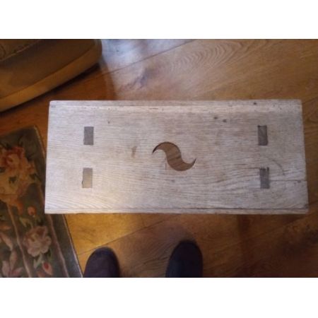 Antiker walisischer Hocker 