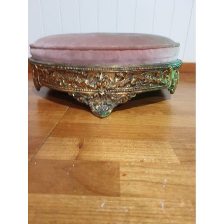 Antiker runder Fußschemel aus vergoldetem Messing mit gepolsterter Oberseite