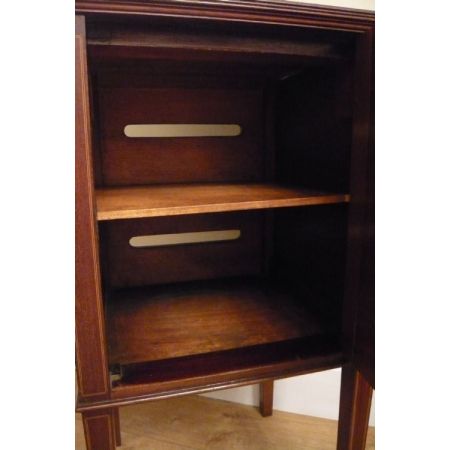 Antiker Mahagoni Nachttisch mit Intarsien