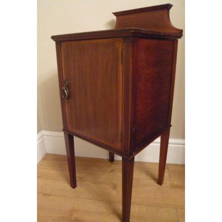 Antiker Mahagoni Nachttisch mit Intarsien