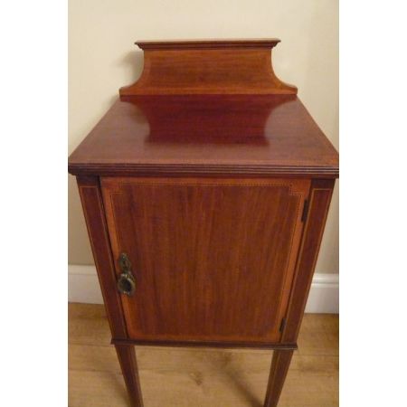 Antiker Mahagoni Nachttisch mit Intarsien