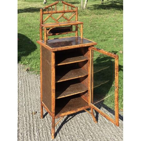 Antiker Musikschrank mit Bambusglasfront 