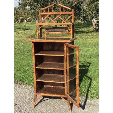 Antiker Musikschrank mit Bambusglasfront 