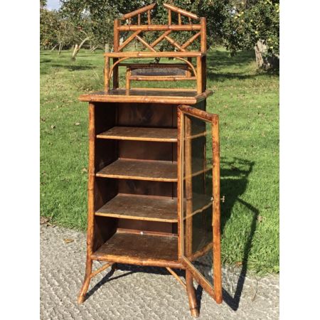 Antiker Musikschrank mit Bambusglasfront 